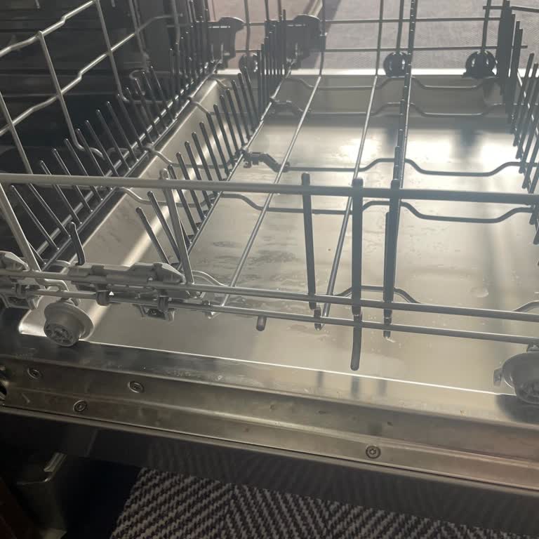 Bosch Bulaşık Makinesi Kırık Parça Ve Servis İlgisizliği