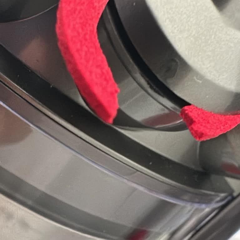 Sıfır Dyson Süpürge Yırtık Parça İle Teslim Edildi, Değişim Talebim Reddedildi