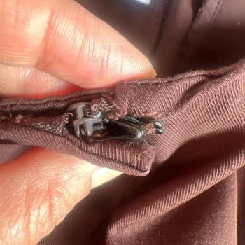 Tek Kullanımda Kusurlu Pantolon Ve Yetersiz Onarım Süreci