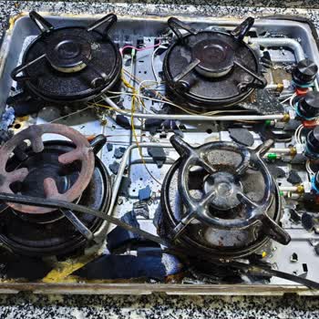 Alveus Doğalgaz Bağlantı Hatası Sonucu Patlayan Ocak Ve Güvenlik Endişesi