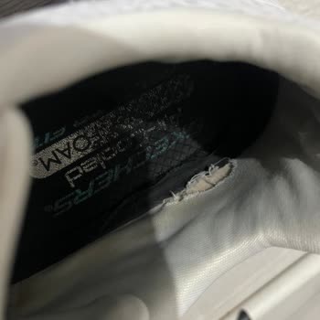 Skechers Ayakkabım Kısa Sürede Parçalandı, Mağduriyetimin Giderilmesini İstiyorum