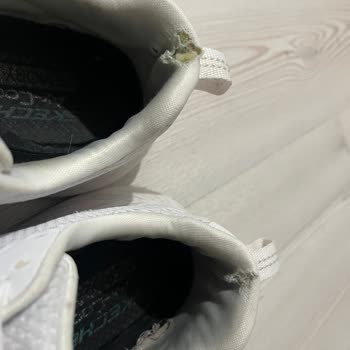 Skechers Ayakkabım Kısa Sürede Parçalandı, Mağduriyetimin Giderilmesini İstiyorum