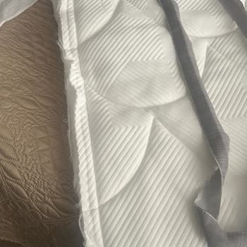 Garantili Yatak Pedinin Dikişleri Yıkamada Söküldü Servis Kullanıcı Hatası Dedi