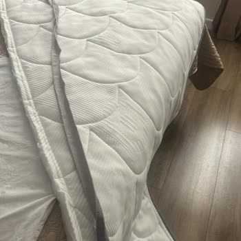 Garantili Yatak Pedinin Dikişleri Yıkamada Söküldü Servis Kullanıcı Hatası Dedi