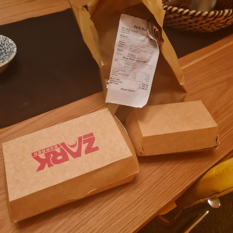 Yemeksepeti Yanlış Ürün Teslimatı ve Geciken İade: Müşteri Oyalaması