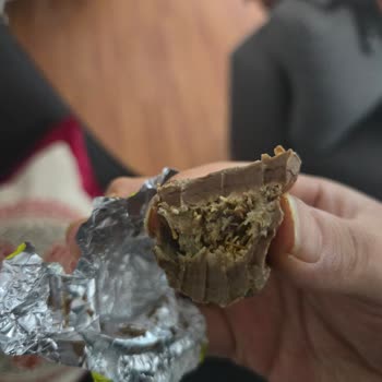 Aldığım Antep Fıstıklı Çikolatanın İçinden Fıstık Çıkmadı, Hayal Kırıklığı Yaşadım