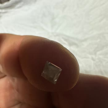 Tektaş Yüzüğümün Taşı Kısa Sürede Düştü, Tamir İçin Ücret Talep Edildi