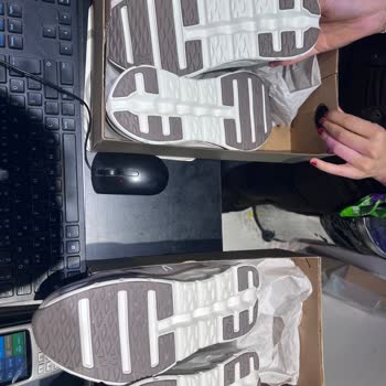 Vitrin Ürünü Ayakkabıda Değişim Engeli Ve Müşteri Memnuniyetsizliği