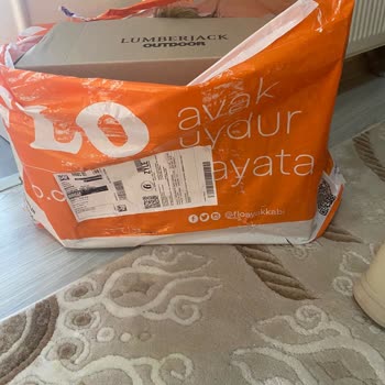 FLO'dan Eksik Ürün Teslimatı Ve Müşteri Suçlanması