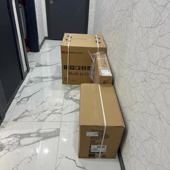 Kurulum Ekibi Gelmediği İçin Ofiste Ürünler Günlerdir Koridorda Bekliyor