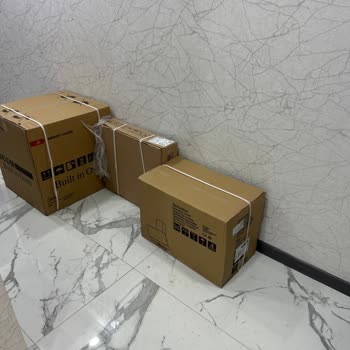 Kurulum Ekibi Gelmediği İçin Ofiste Ürünler Günlerdir Koridorda Bekliyor