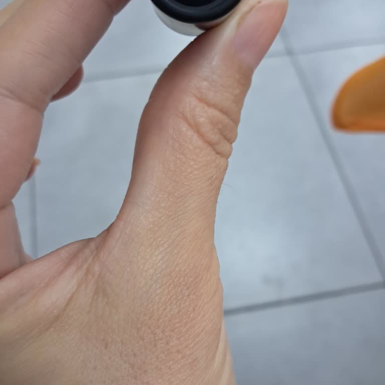 Kalıcılığı Vaat Edilen Ruj Yarım Saatte Silindi, İade Talep Ediyorum