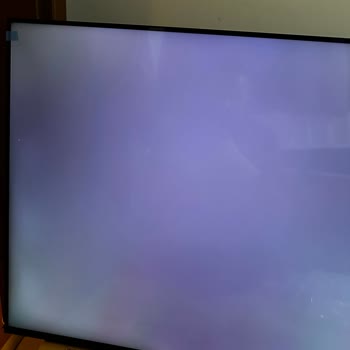 Axen TVde Bariz Işık Sızması Var Firma Sorunu Kabul Etmiyor