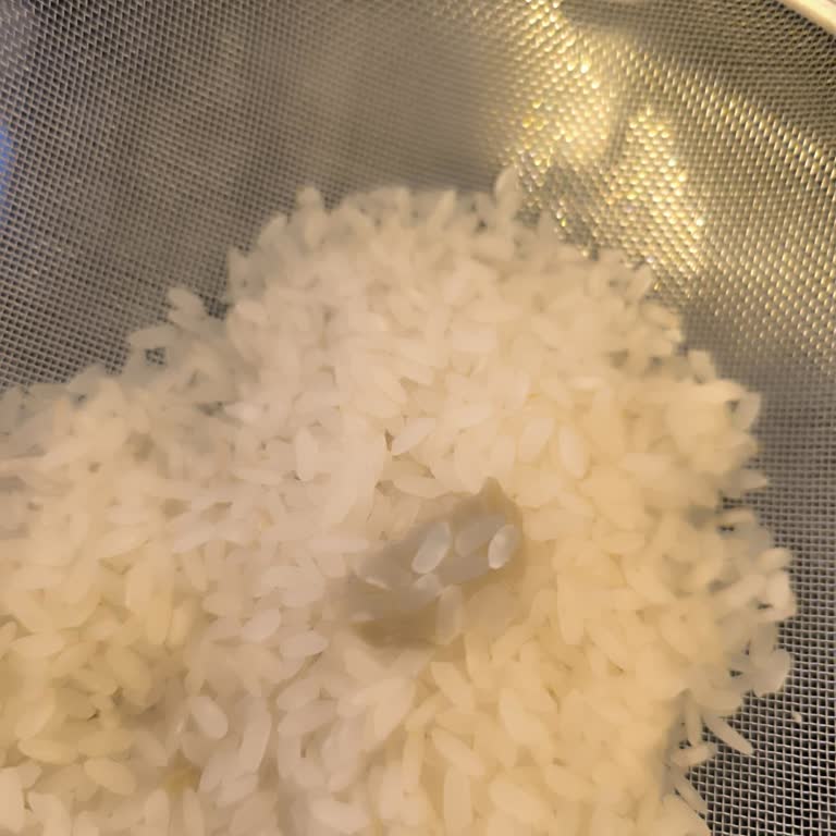 Satın Alınan Pirinç Paketinden Yabancı Madde Çıkması Ve Gıda Güvenliği Endişesi