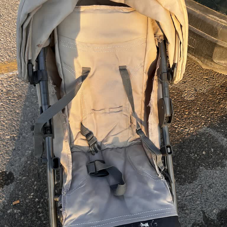 Bebek Arabasının Kılıfı Kısa Sürede Çürüdü, Ücretli Değişim Talebi Hayal Kırıklığı Yarattı