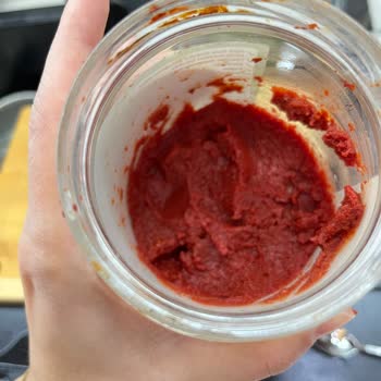 Tat Gıda Domates Salçasının İçinden Keskin Bir Cam Parçası Çıktı