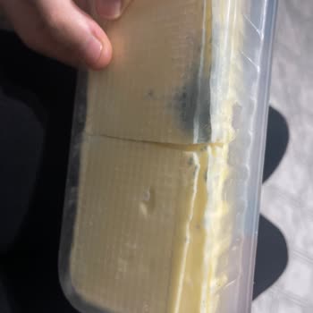 Ambalajı Açılmamış Kaşar Peynirde Küf Şoku!