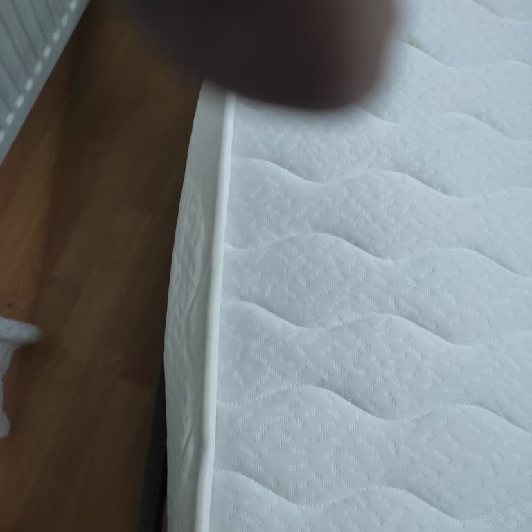 Opalin Yatak Yüzeyinde Belirgin Bir Çökme ve Deformasyon Oluştu