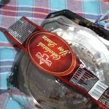 BİM Aldığım Yaş Pastadan Kıl Çıktı Hijyen Sorunu Yaşadım