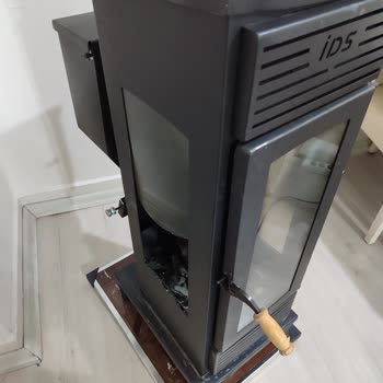 İDS Pelet Soba Camları Aniden Patladı