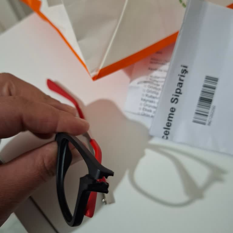 İlk Kullanımda Kırılan Gözlük Çerçevesi Ve Garanti Sorunu