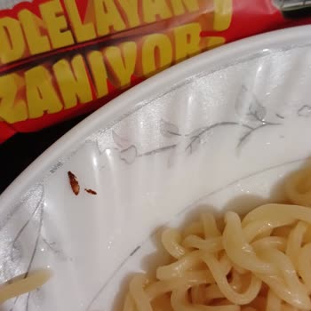 İndomie Noodle İçinden Böcek Çıkmasıyla Hayal Kırıklığı