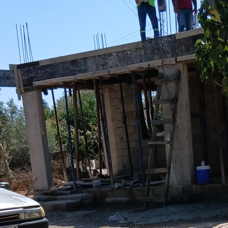 Toroslar Elektrik Dağıtım Çatımıza Tehlikeli Yakınlıkta Kalan Elektrik Telleri