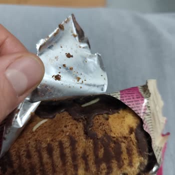 Kapalı Pakette Kurt Çıkan Çikolata Güvenimi Sarsıyor