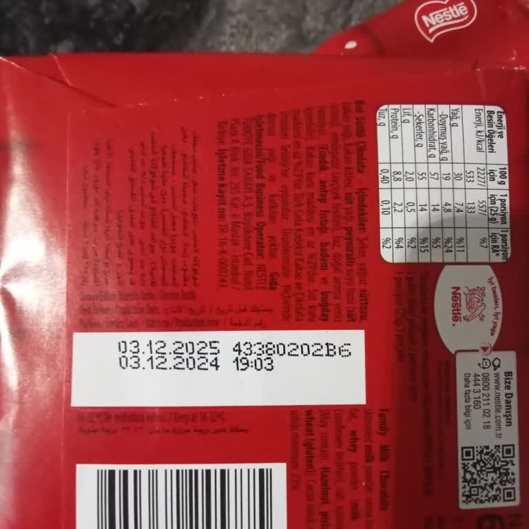 Aldığım Nestle Çikolatanın Rengi Solmuş Ve Tadı Değişmişti