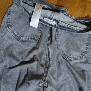 DeFacto Pantolonun Kısa Sürede Yırtılması Hayal Kırıklığı Yarattı