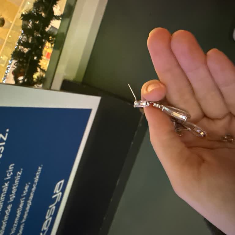 Kusurlu Küpeye Değişim Yapılmadı Personel İlgisiz Ve Agresif Davrandı