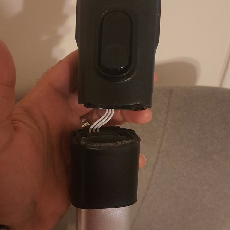 Philips Ev Aletleri SpeedPro Max Süpürge Borusu Kısa Sürede Kırıldı