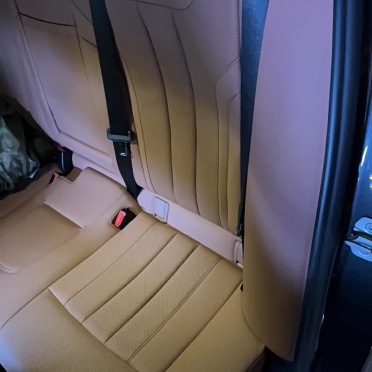 BMW 520i Arka Koltuk Gıcırtısı İçin Yüksek Servis Ücreti Mağduriyeti