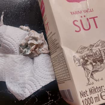 A101'den Aldığım Sütte Yabancı Madde: Sağlığımız Tehlikede!