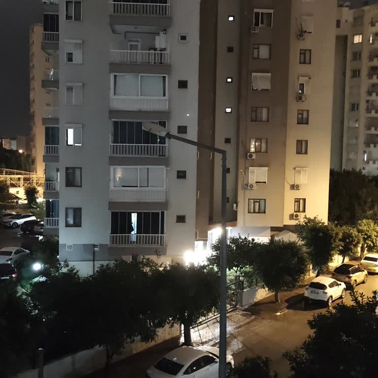 Aylardır Karanlıkta Kalan Sokakta Güvenlik Endişesi