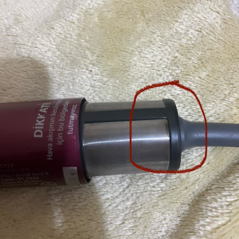 Saç Şekillendirici Kullanımda Duman Çıkarıp Patladı