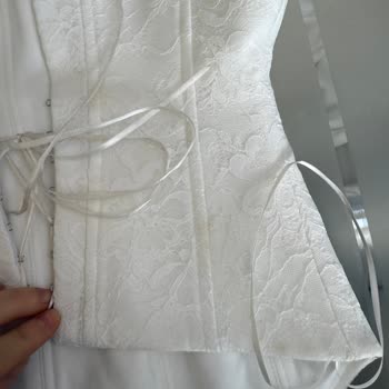 Kiralanan Elbise Kirli Ve Eksik Teslim Edildi Çalışanlar İlgisiz