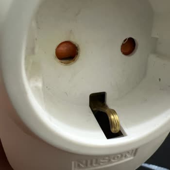 Akım Korumalı Prizde Yanma Ve Erime Tehlikesi Yaşadım