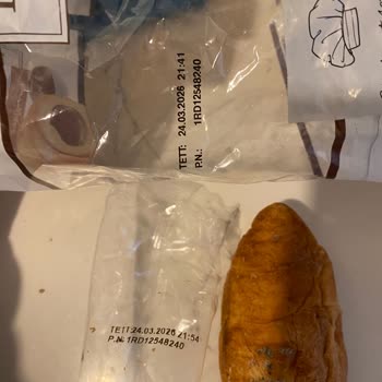 Uno Ekmek Küflü Ürün Hem Sağlık Açısından Hem De Hijyen Bakımından Ciddi Şekilde Rahatsız Etti