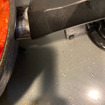 Karaca Züccaciye Tencere Setinde Kısa Süre İçinde Ciddi Çizilme Ve Soyulmalar Oluştu1