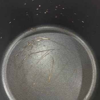 Karaca Züccaciye Tencere Setinde Kısa Süre İçinde Ciddi Çizilme Ve Soyulmalar Oluştu1