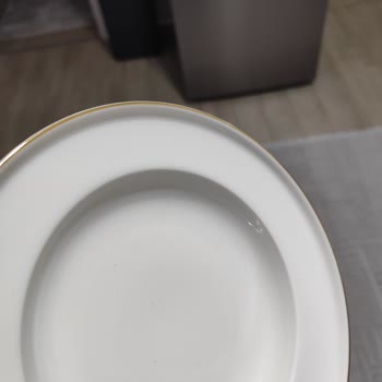 Satın Aldığımız Schafer Çeyiz Setinde İlk Kullanımda Çatlak Ve Çizikler Oluştu, Garanti Desteği Alamadık