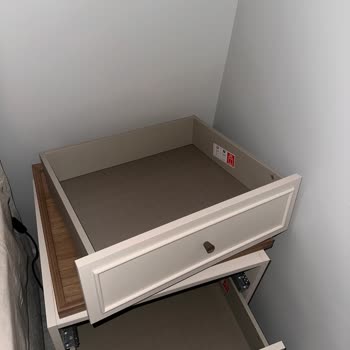 Kırık Komodin Teslimatı Sonrası 2 Aydır Çözülmeyen Değişim Talebi