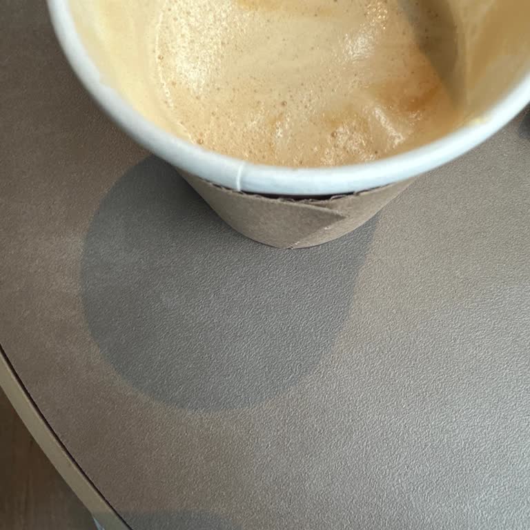 Latte Siparişimde Kahve Yerine Sadece Süt Verildi, Personel Yardımcı Olmadı