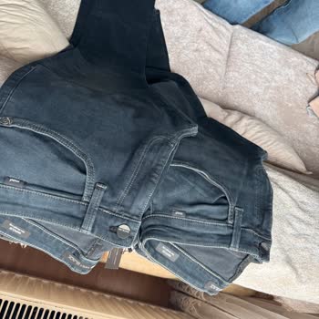 Aynı Model Pantolonda Farklılık Ve Değişim Sorunu