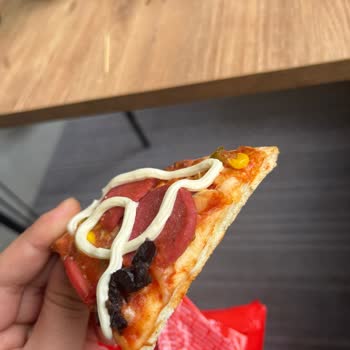 Superfresh Dondurulmuş Pizzadan Saç Çıkması Ve Hijyen Endişesi