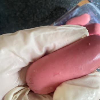 Namet Dana Kokteyl Sosis İçinden Kıl Çıkması Ve Hijyen Endişesi