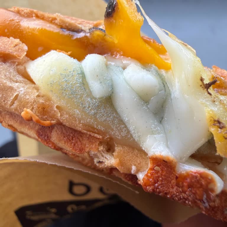 Küflü Sandviç Satışı Nedeniyle Sağlık Riski Ve İade Talebi