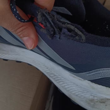 Kısa Sürede Yırtılan Ayakkabı İçin Yetersiz İnceleme Ve Bilgilendirme