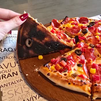 Yanık Pizza Ve İlgisiz Hizmet Hayal Kırıklığı Yarattı